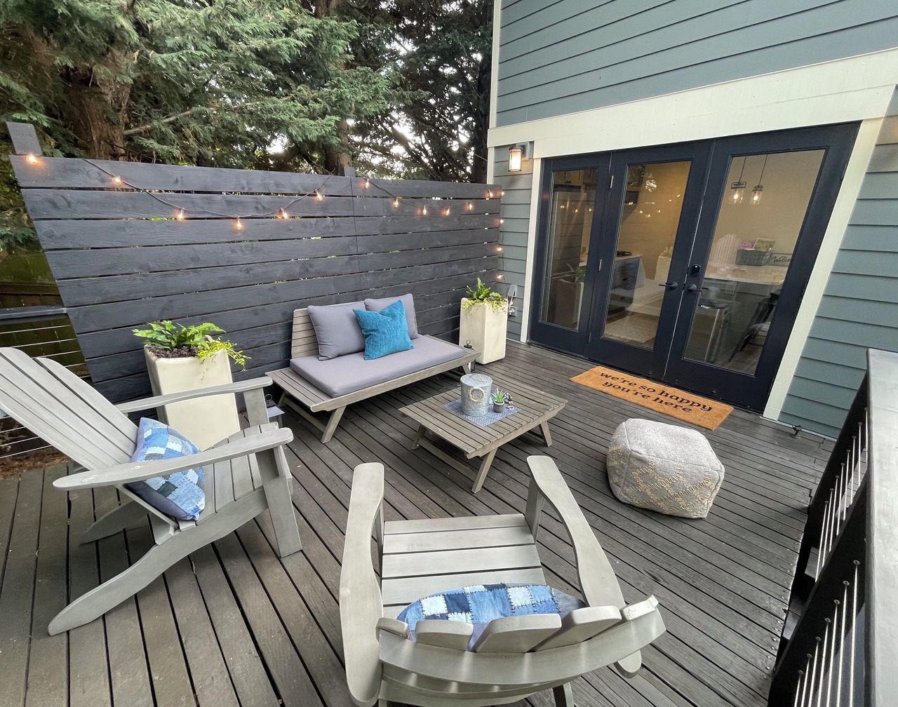 7 min to downtown! Retreat for 2 on Queen Anne Hill w/Rooftop Deck & Ocean View. 1