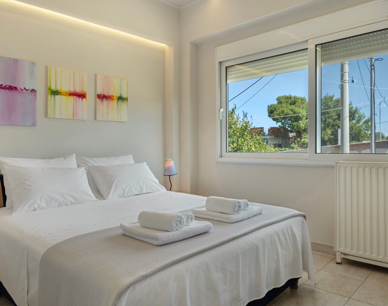 Ground Floor Bedroom 2 with Shared Terrace, Wi-Fi, and Air Conditioning 1