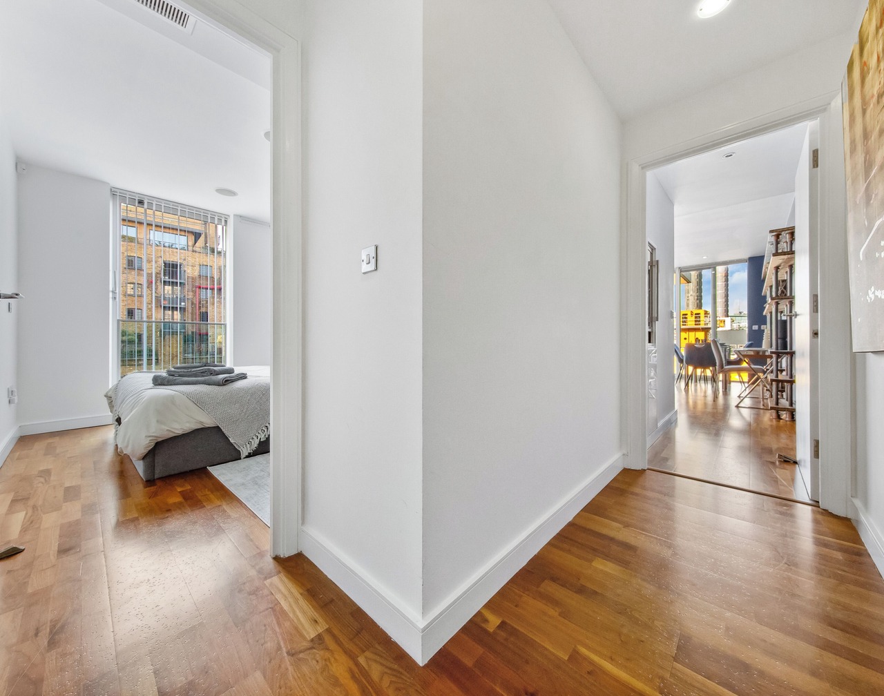 Luxury 2BR with Thames Riverside Views 1