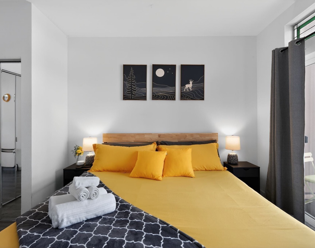 City+Water View Gem- Walk DT | Parking, Pool, Pets 1