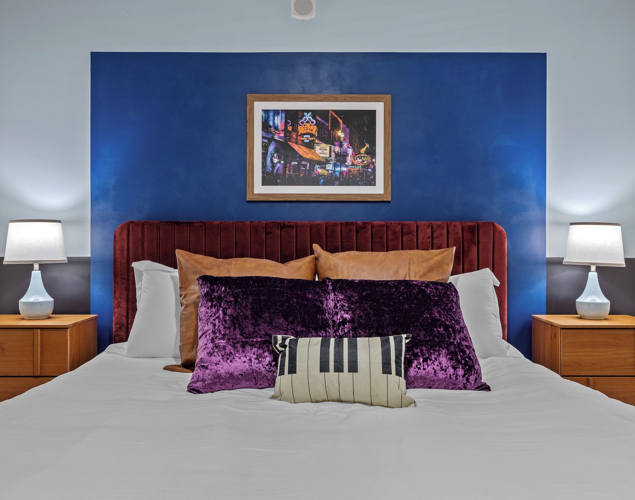 Music City Maverick - Walk to Broadway, Pool, Gym 1