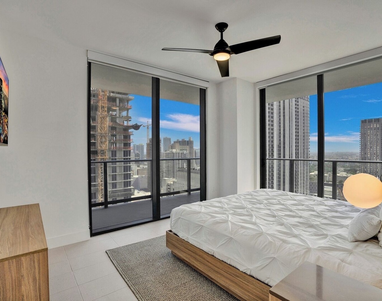New 2-Bdrm Downtown Miami Apartment with Bay Vista 1