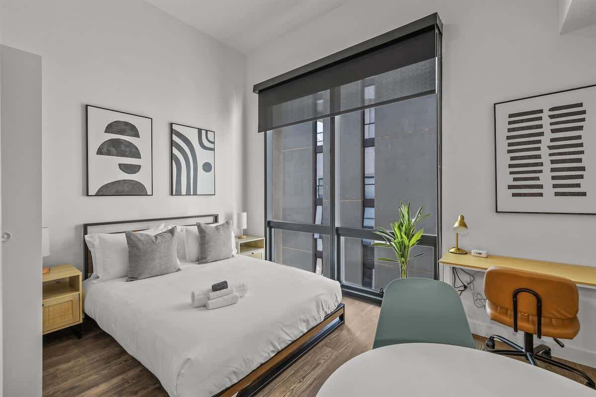 Boulevard Stays Modern Highrise STU Sky Pool, Gym 05 1
