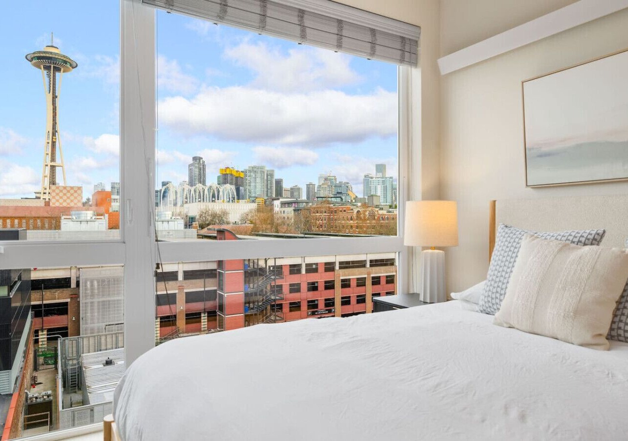 Space Needle Views | Vivid Suite 1
