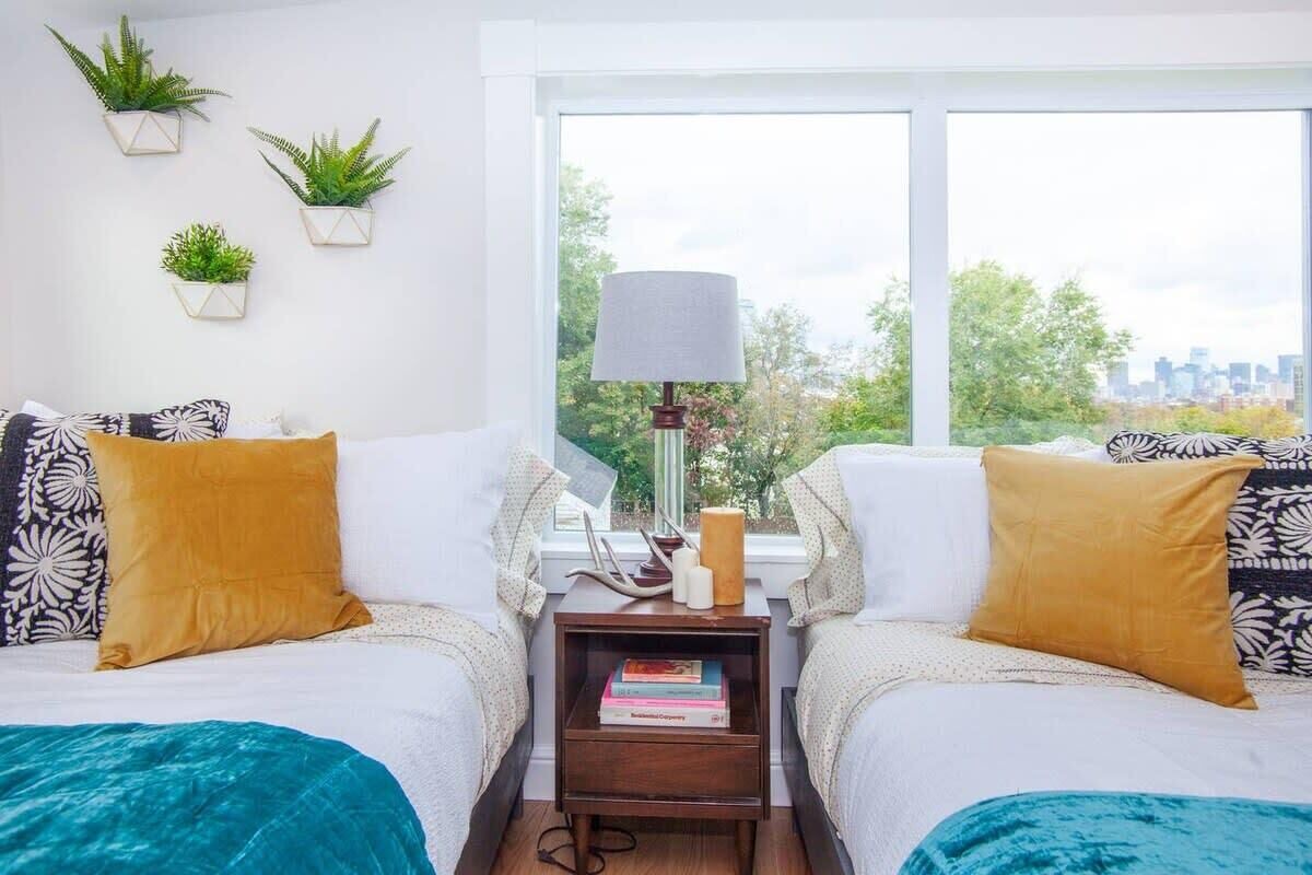 Cozy Duplex | Near T 1