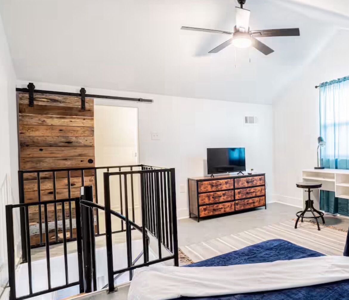 Newly Renovate Charming home 3 beds 3 bath st Charles central city 1