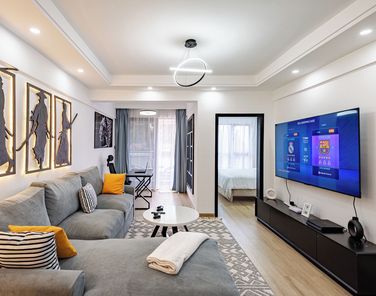 Modern 1-Bedroom in Westlands | AC | Backup Power | Gym | Pool with City Views 1