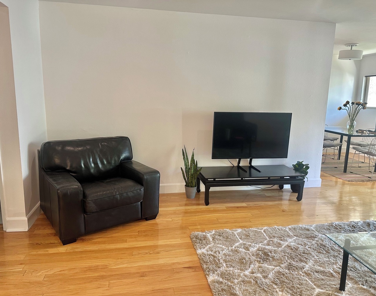 2-bedroom Condo in Heart of Downtown Calabasas 1
