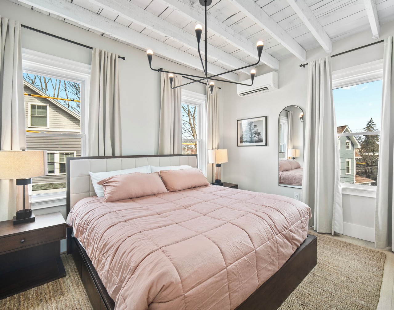 Luxury 3brm/1bath Duplex in JP 1