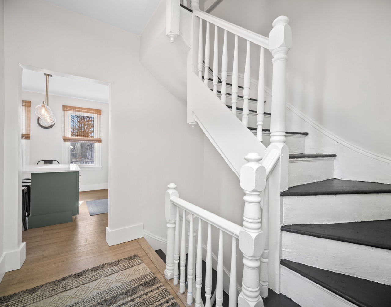 Luxury 3brm/1bath Duplex in JP 1