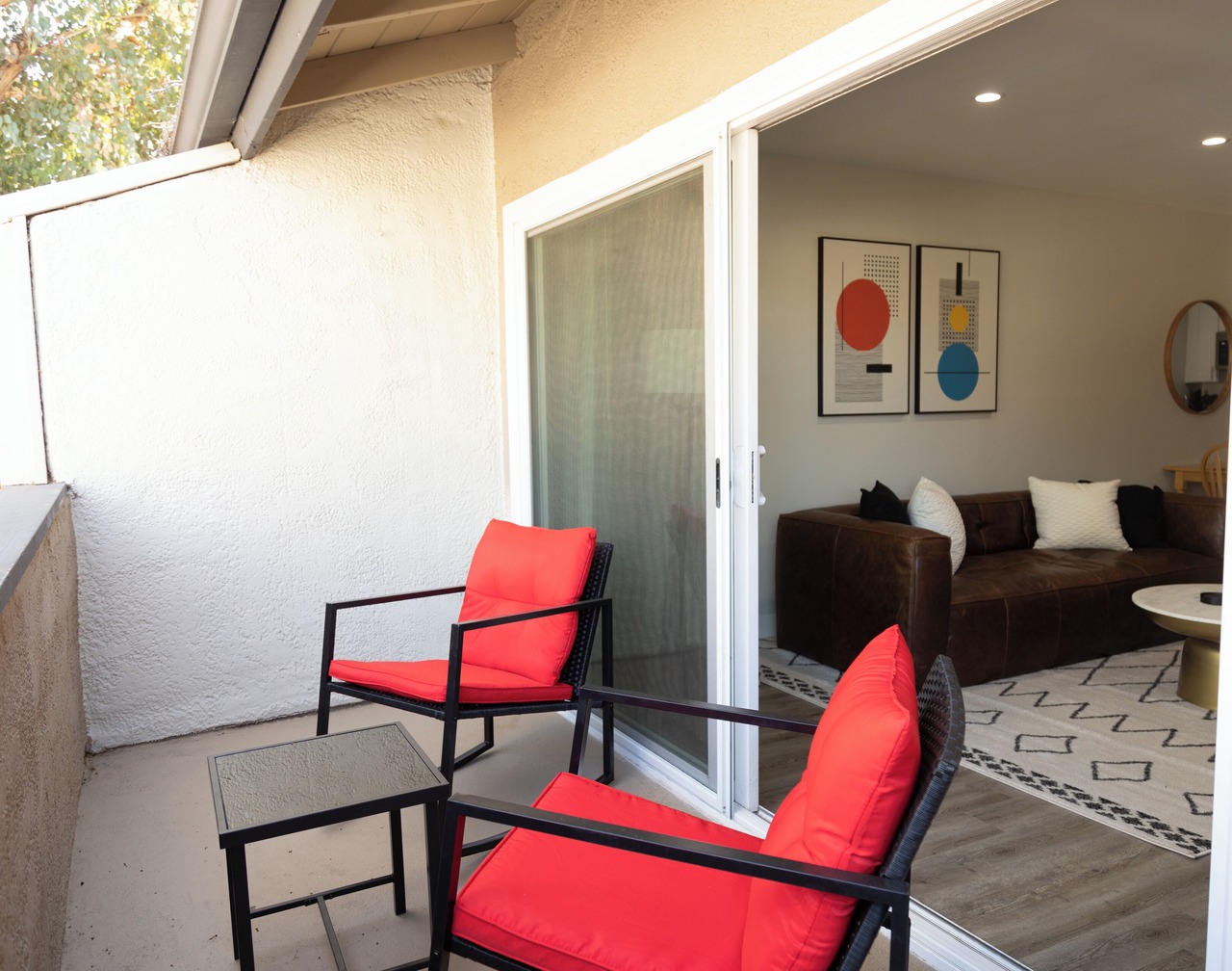 King Bed, Hottub, Pool, Parking, W/D, AC 1