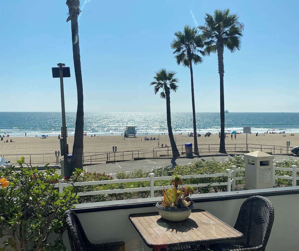 Manhattan Beach Beachfront Charming On The Strand 1