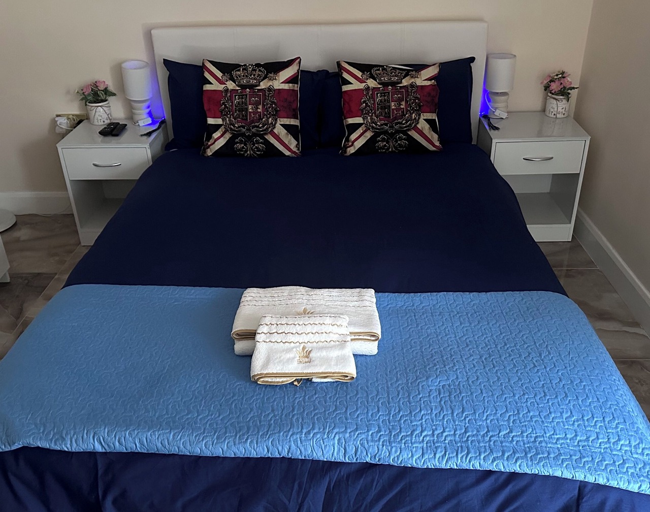 Royal Modern Studio Heathrow London 1