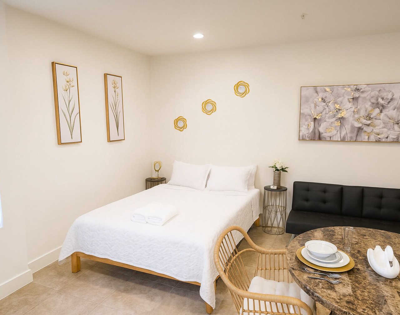 Charming! Studio · Free Parking · Pool · Gym · Hot Tub · BBQ 1