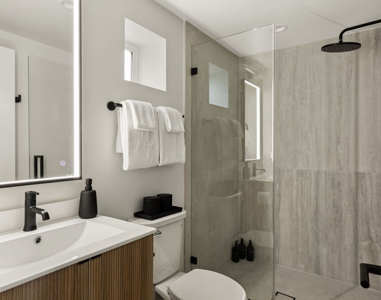 Tide House - Unit E | Seaside Studio w/Parking 1