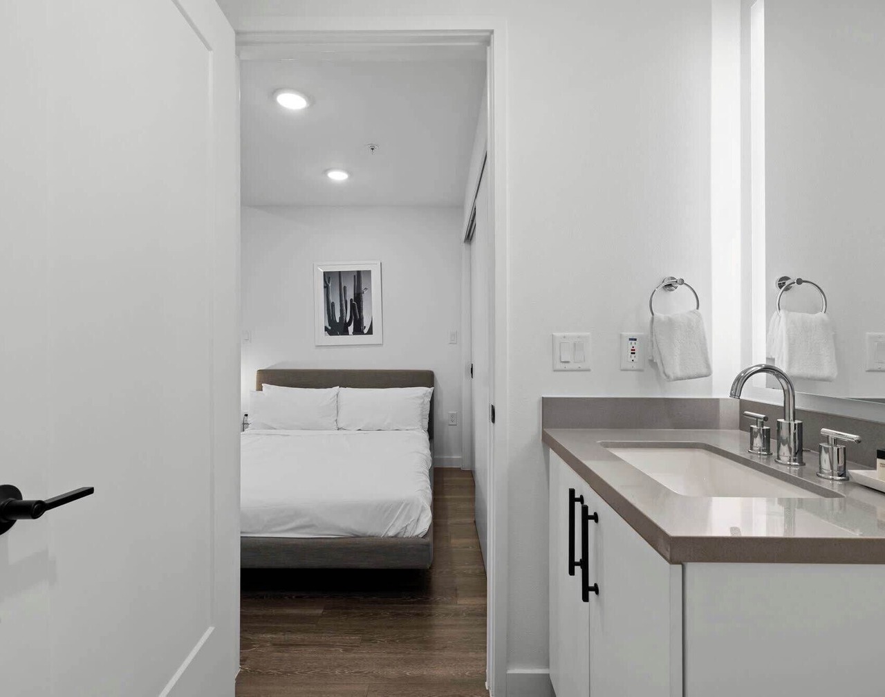 Prime DT ATX Studio | Mins to Rainey St | Patio 1