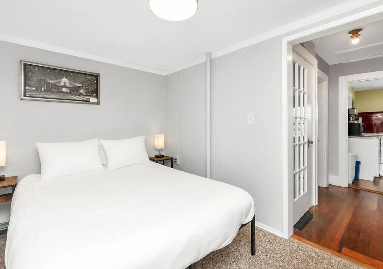 Vintage Westlake Gem in outstanding location! 1