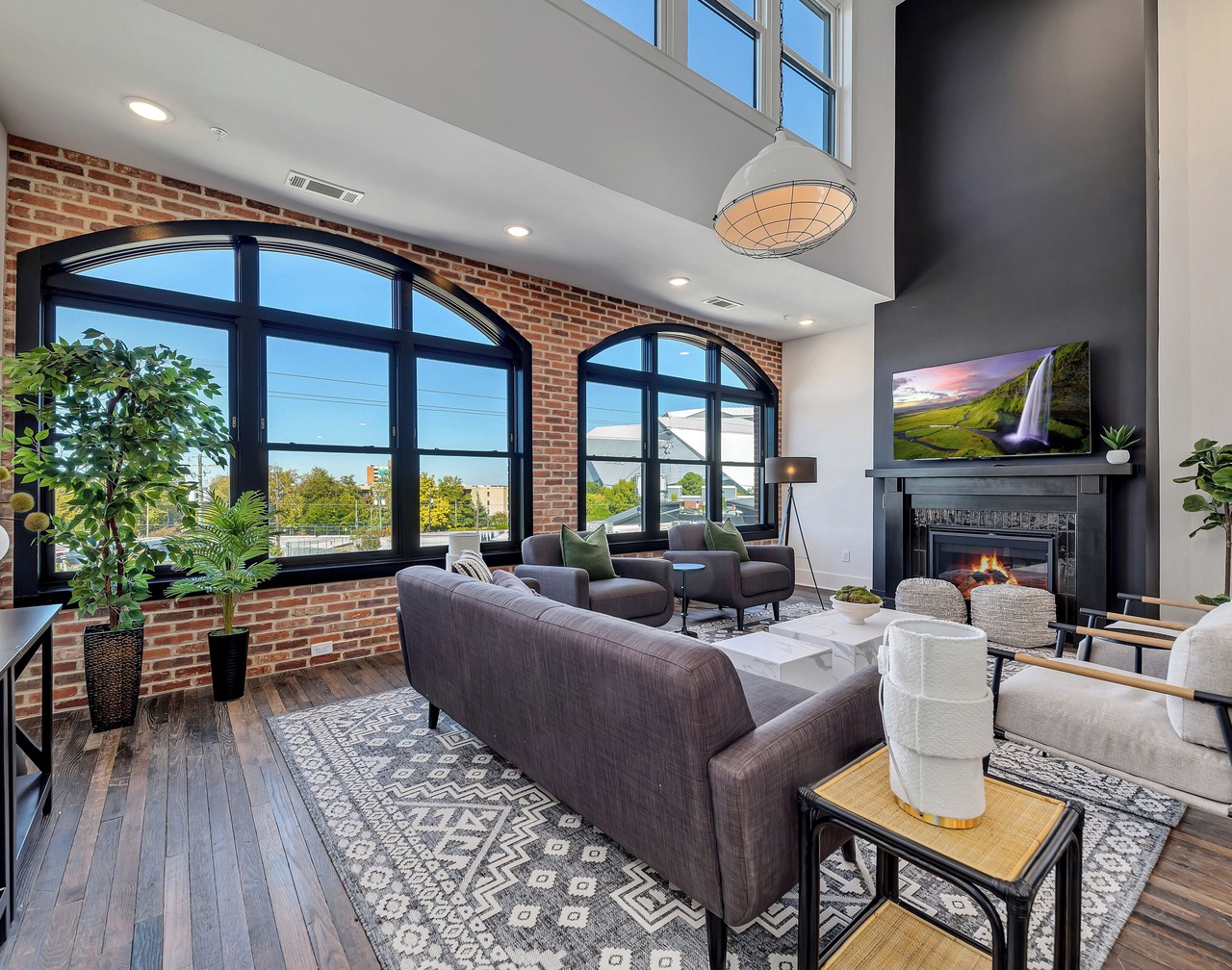 Entire Top Floor Penthouse Loft, sleeps 20 1
