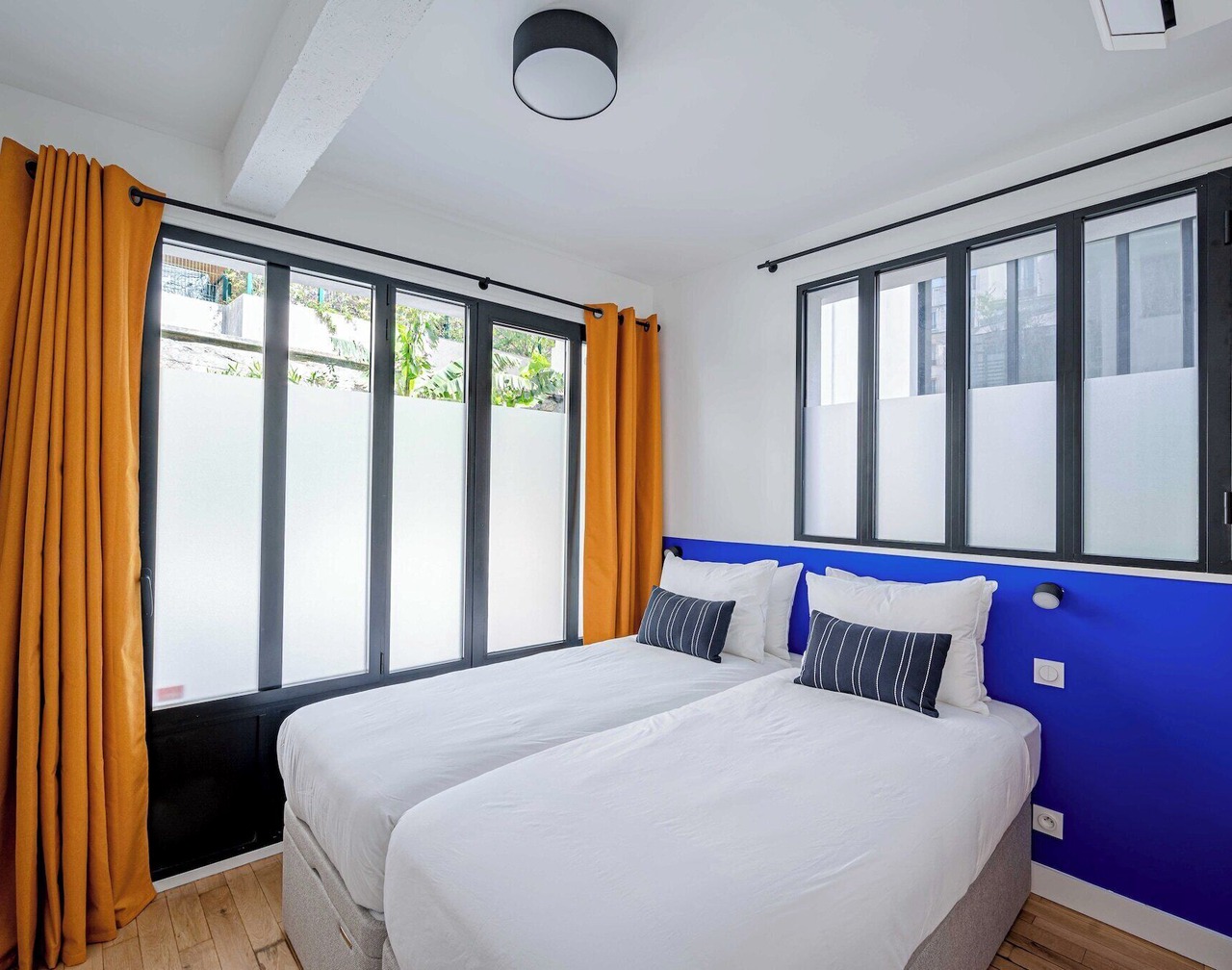 Marais Area - Outdoor patio - A/C - 2BDR 1