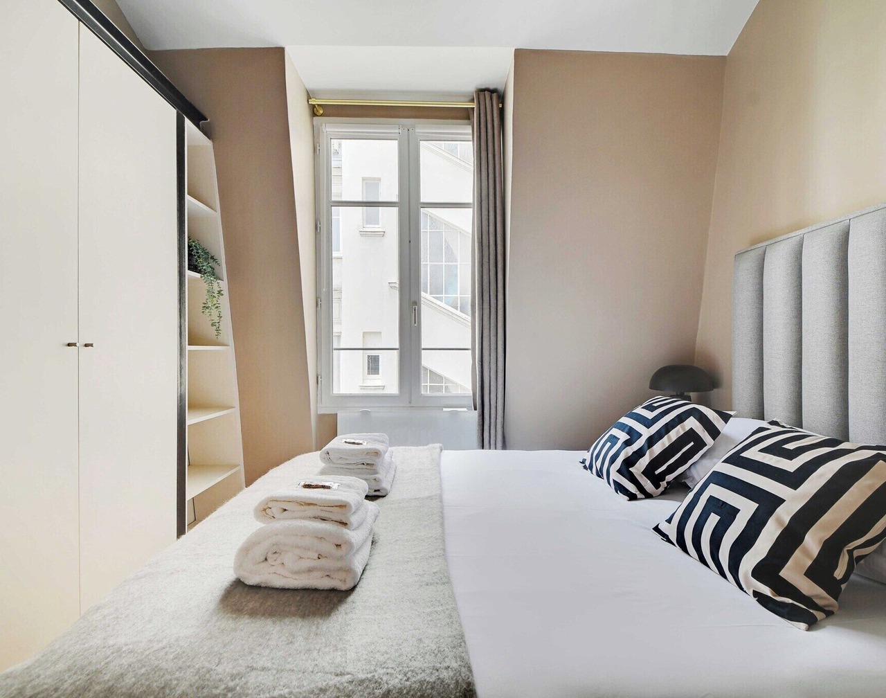 Charming 2BR/5P - Eiffel Tower - Trocadero 1