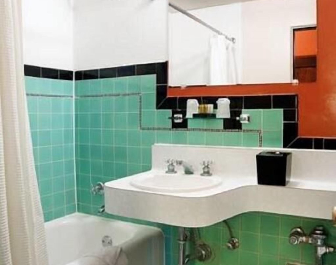 Experience Las Vegas Like No Other! Awesome Unit Near at The Strip! Free Parking 1