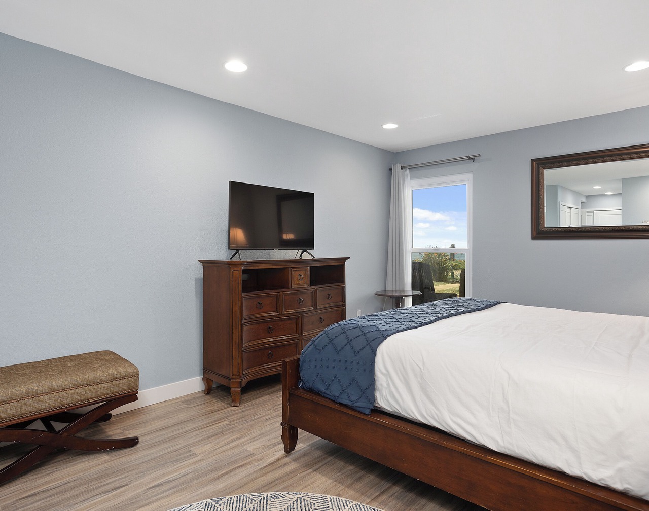 Aqua Horizon - Oceanfront, Sunsets, EV Charger 1