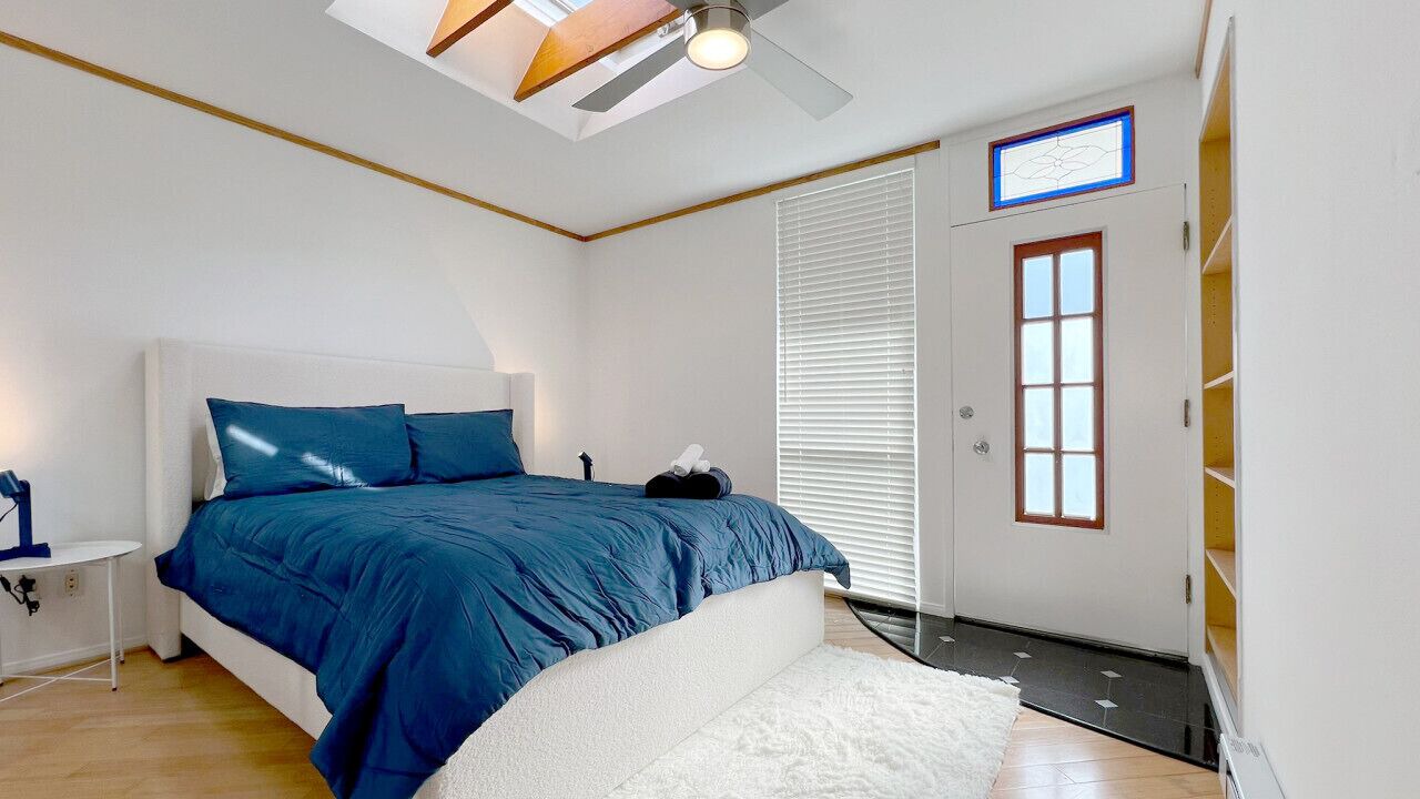 Coastal Retreat Steps from the Santa Monica Beach 1
