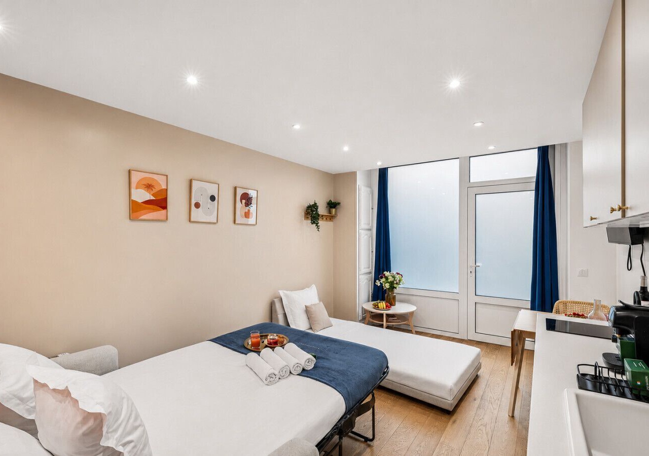 Lavie Maison | AC Hot Tub Montmartre 1
