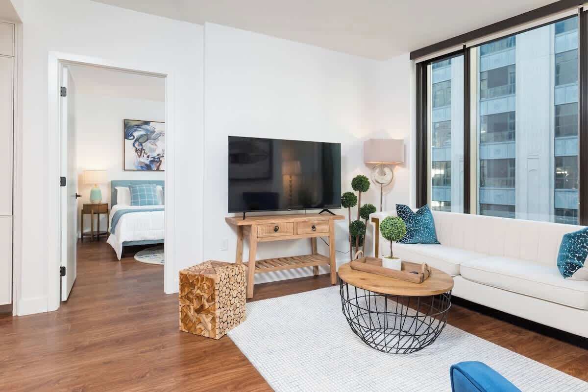 Back-Bay Upscale Central Condo Bos Common Downtown 1