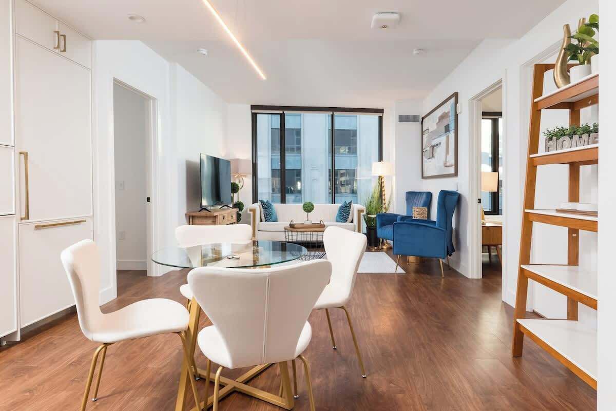 Back-Bay Upscale Central Condo Bos Common Downtown 1