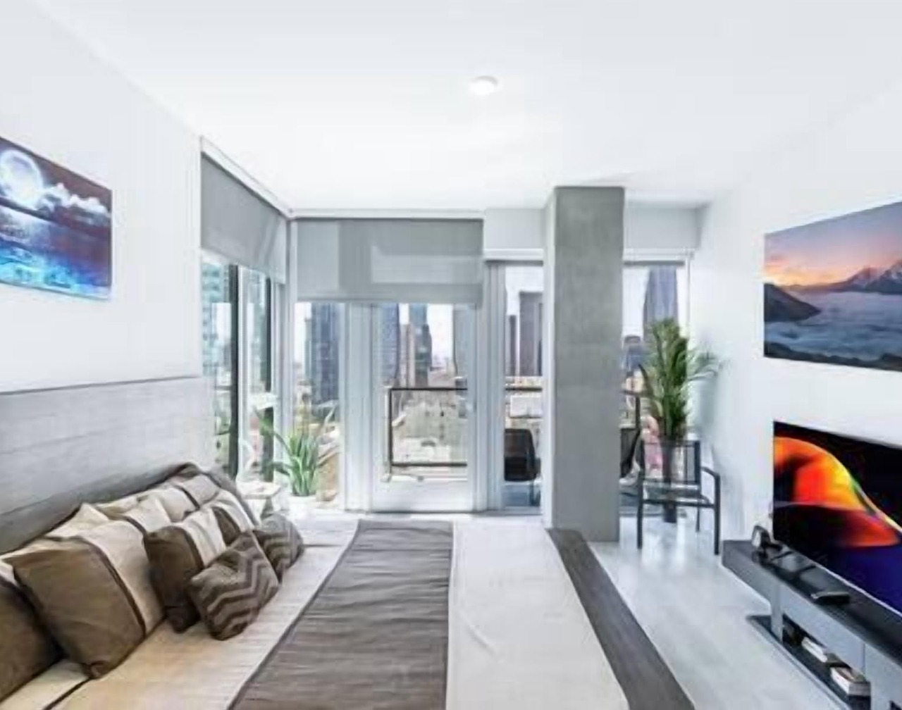 3 Bed 3 Bath Luxury Skyline DTLA Penthouse Top Floor 1