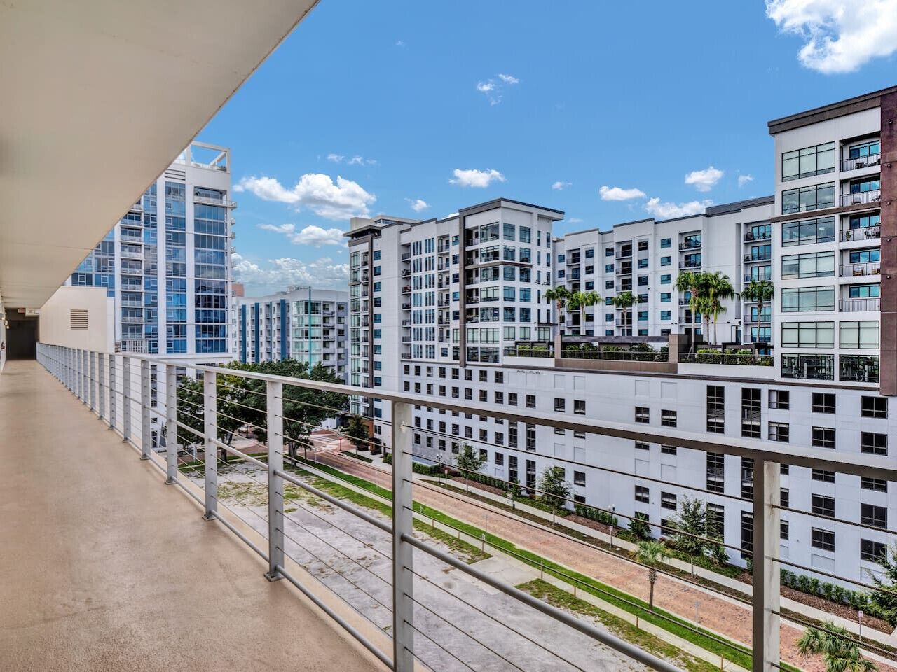 Luxury 1260sq ft 2 Bd/2BTH in DT 1