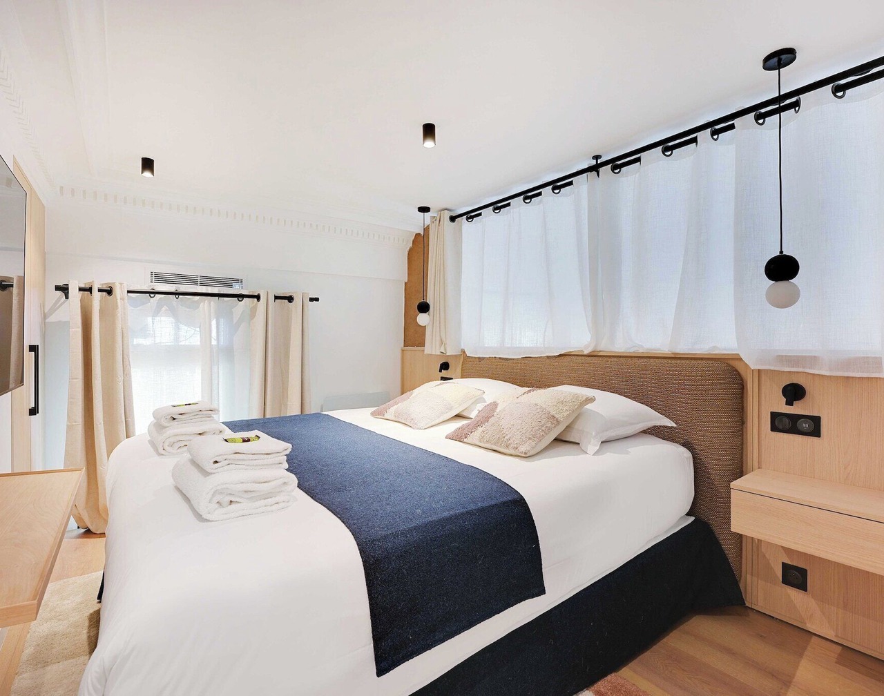 Elegant apartment with 2 rooms 1