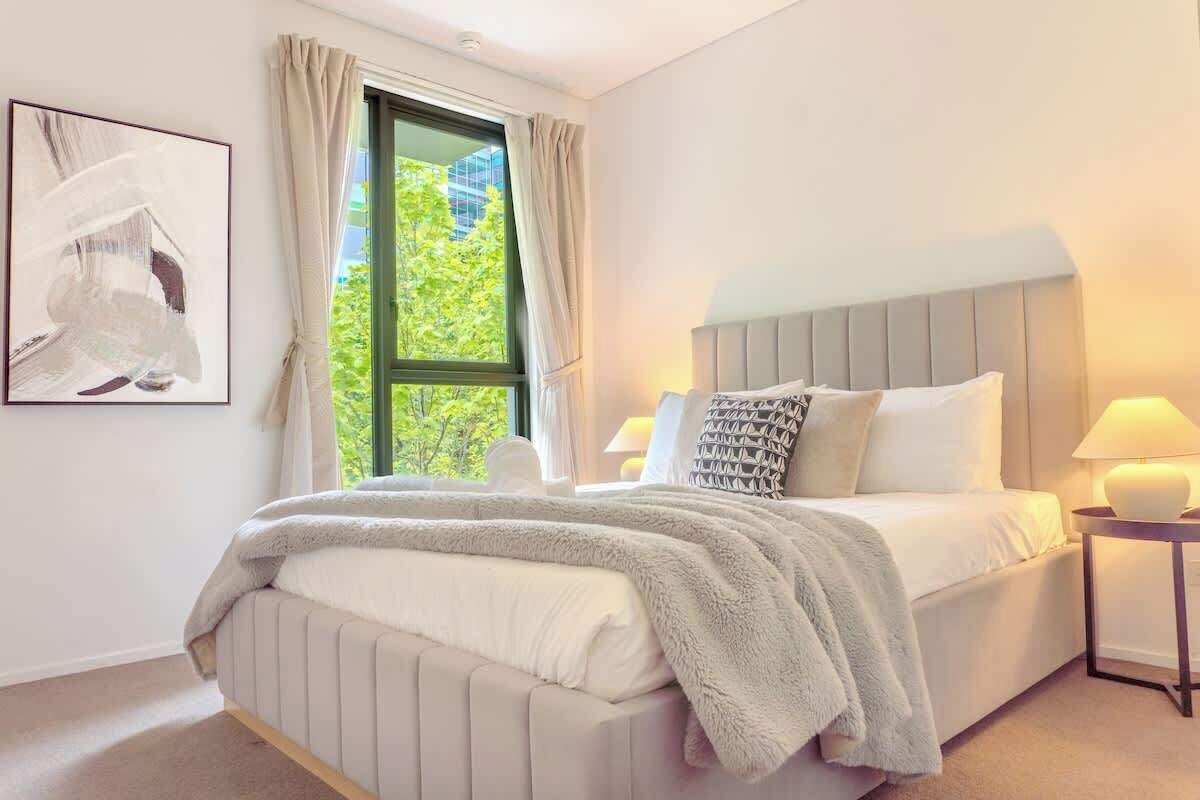 2BR Apt in Docklands WiFi City walk Water nearby 1