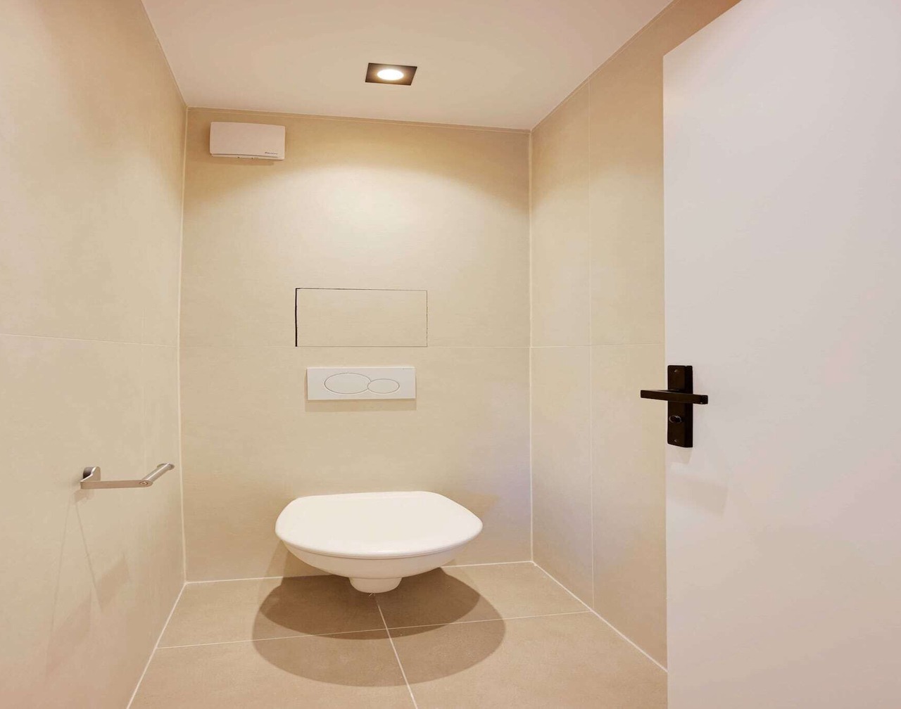 Charming Apt with AC & balcony 1