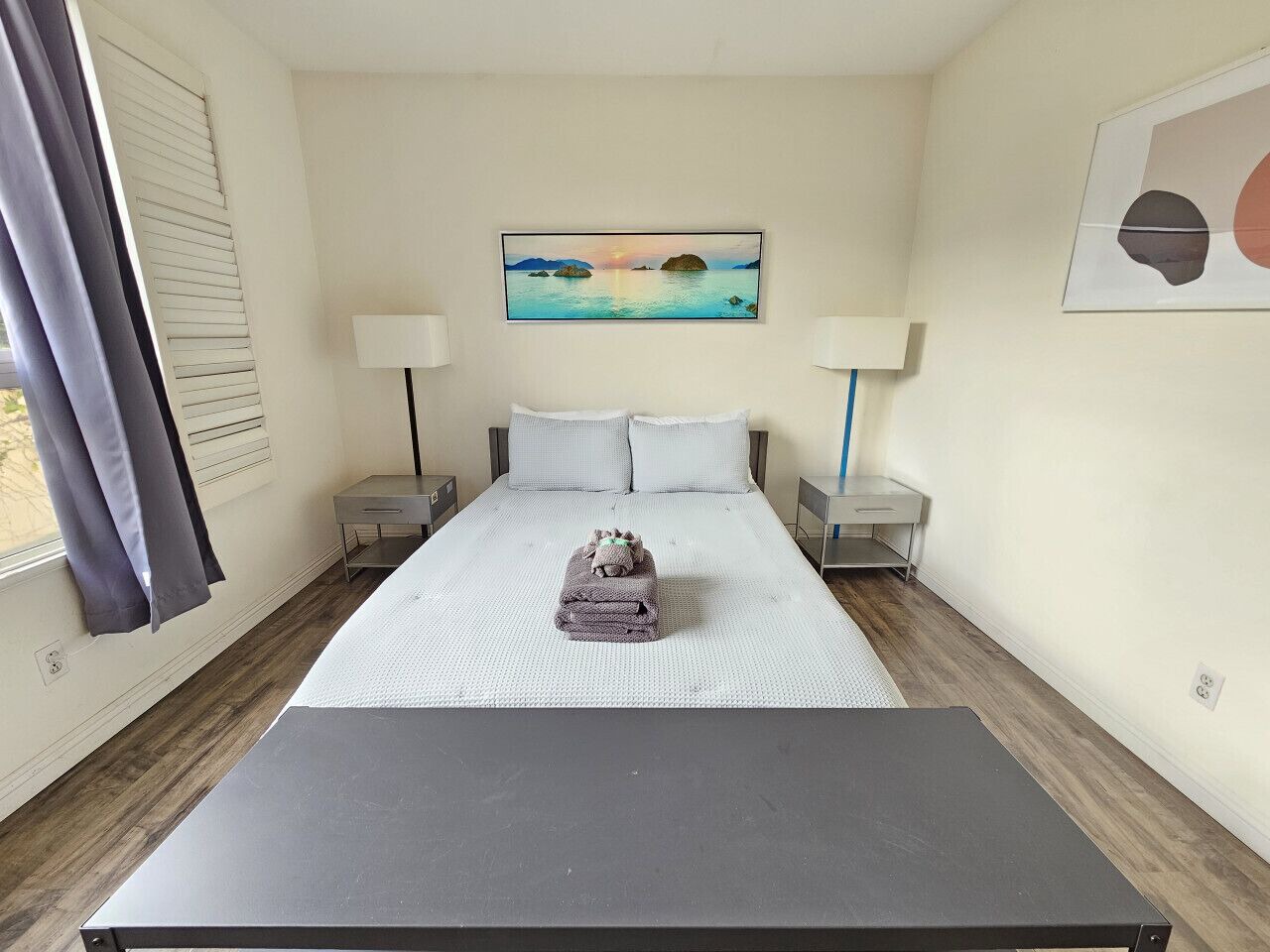 Private condo with cozy beach vibes in Venice! 1