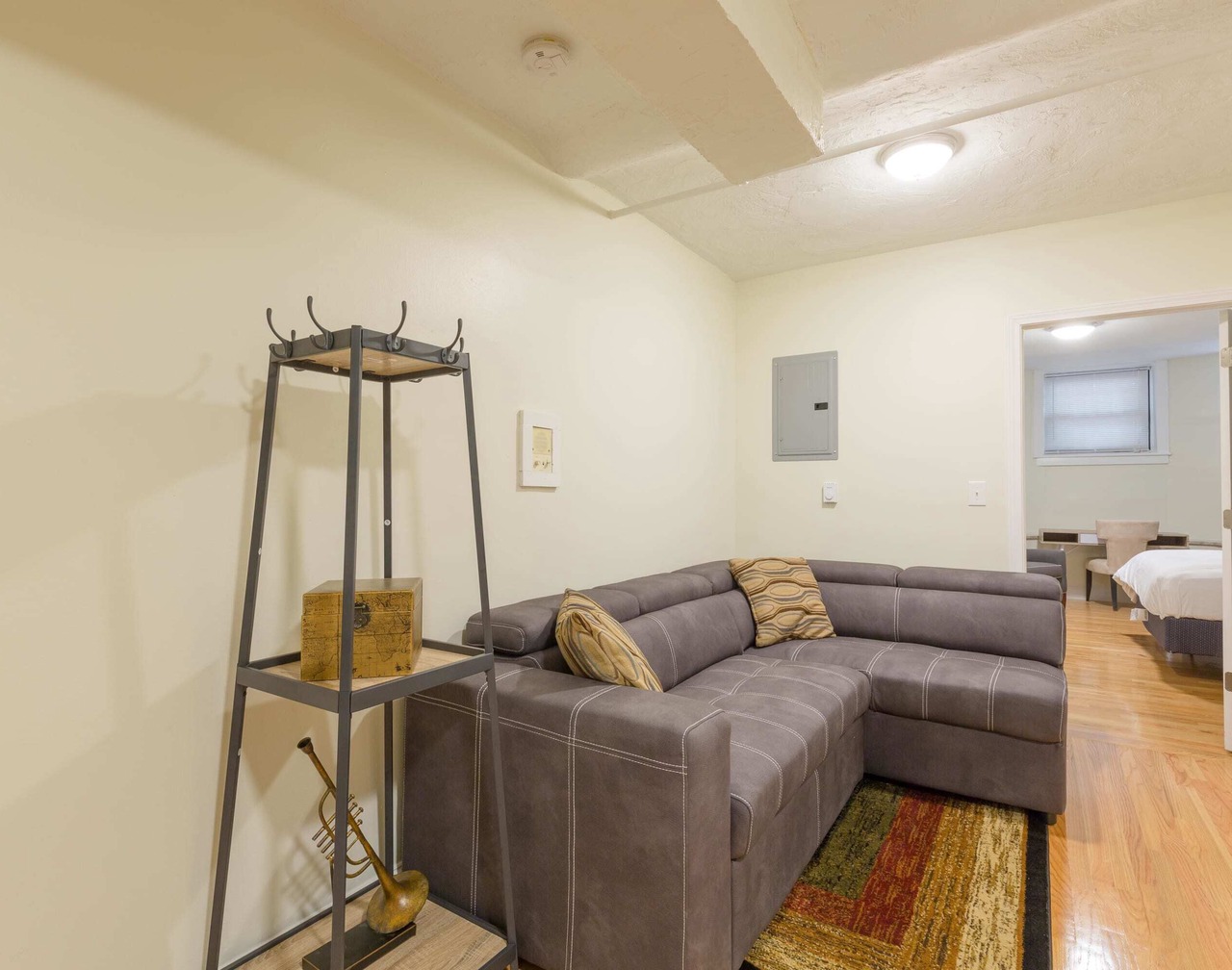 Free Parking at 1 Bed Basement Apt, Near BU & MIT 1
