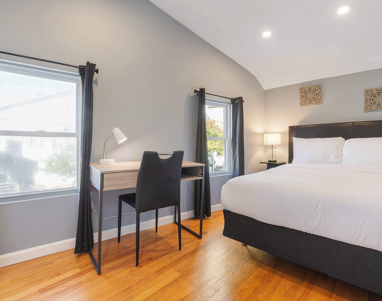 Well Located 3 Bed, 1 Bath in Kendall Sq 1