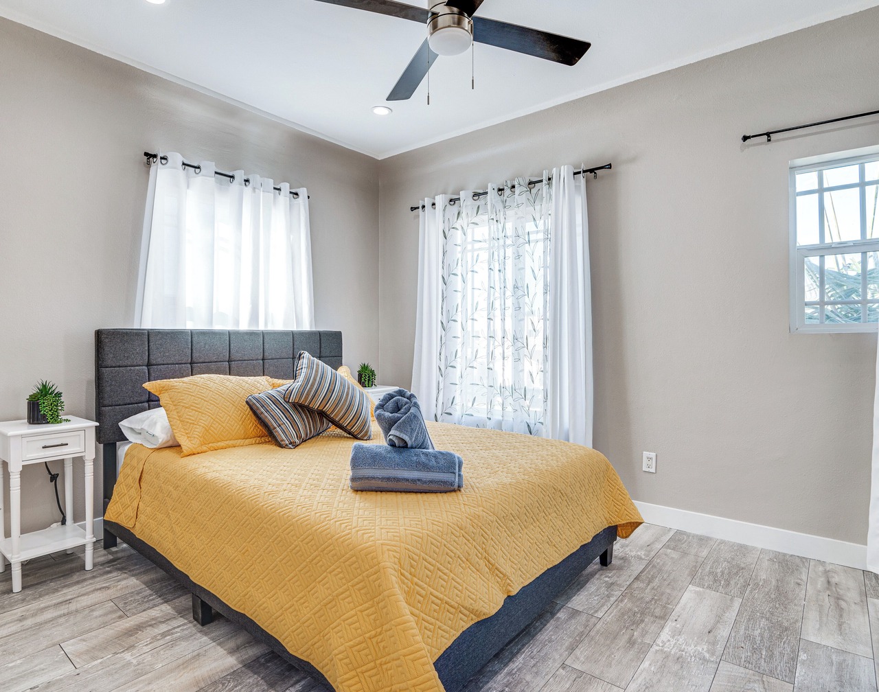 7 Mi to Downtown: East Los Angeles Apartment 1
