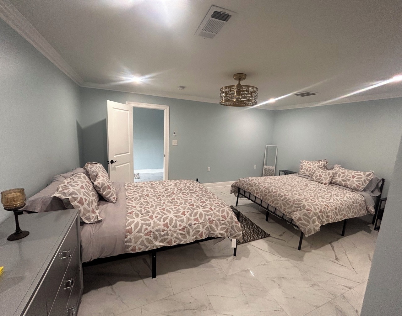 4-bedroom house in fabulous Metairie with AC, WiFi. Enjoy your stay 1