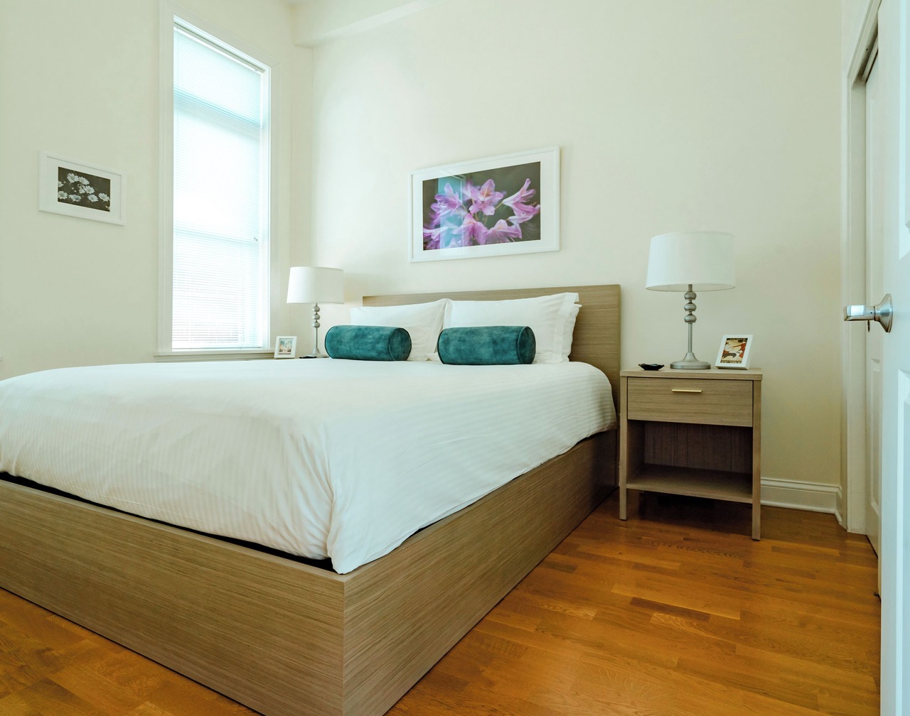 Family Friendly 2BD/2BA Near Wrigley, Lincoln Square 1