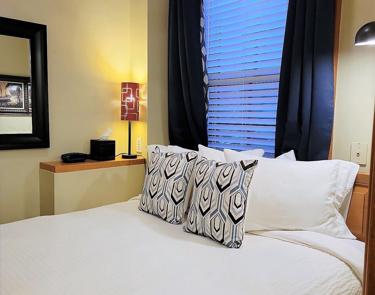 Special! One of VRBO's Most Popular! L@K 1.5 miles to center of Attractions! 1