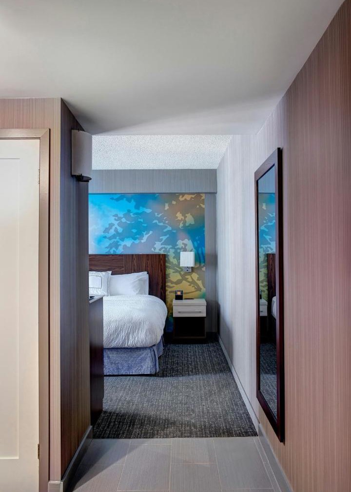 Courtyard by Marriott Toronto Downtown 1