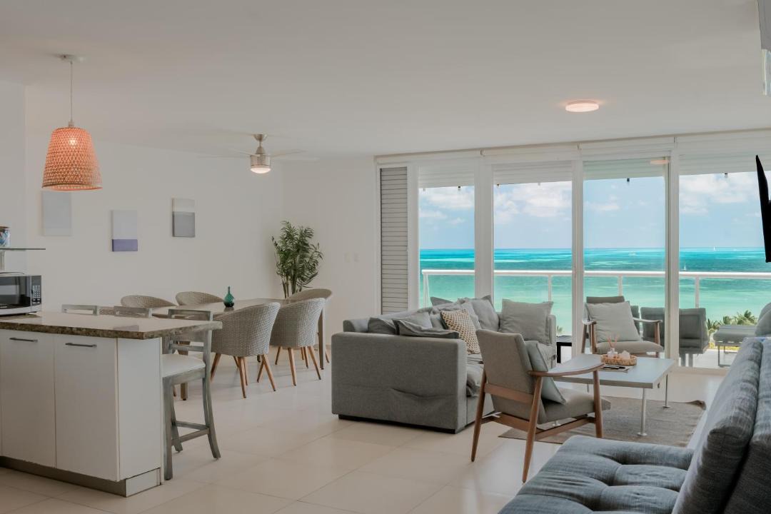 BLUE DREAM Beachfront 2 BDR by Casa Paraiso 1