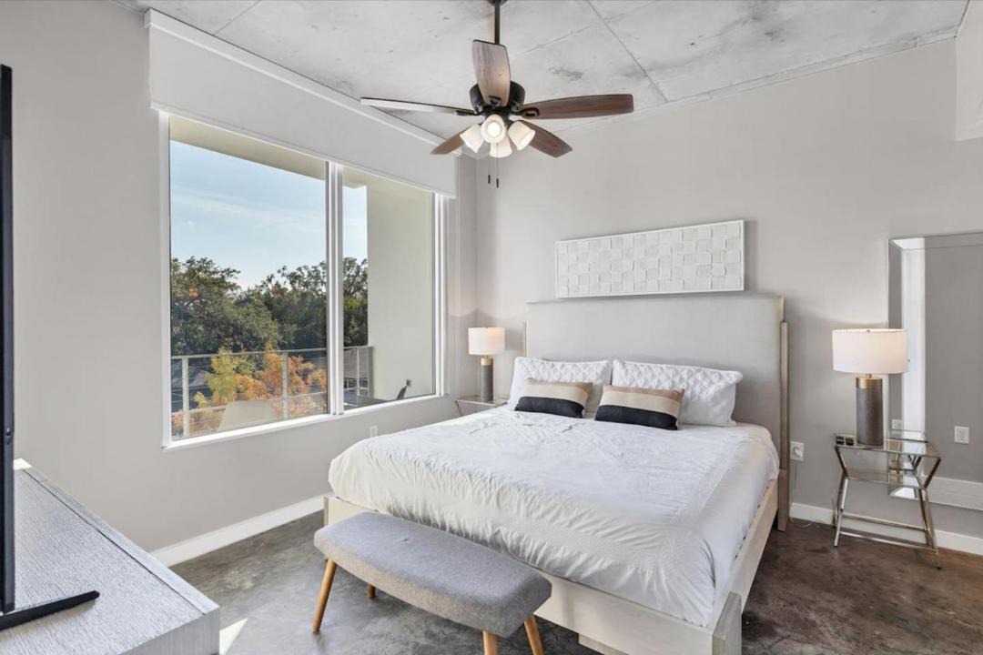 Contemporary 2 bdrm 2 bath Downtown Orlando 1