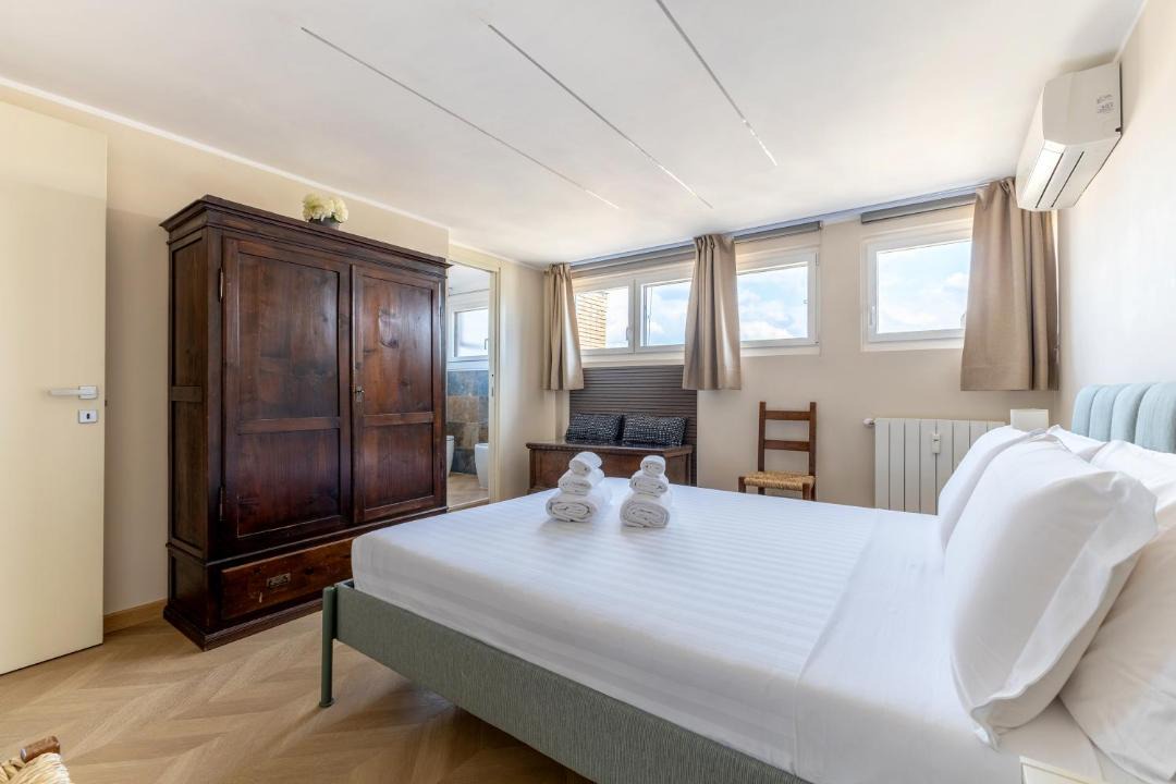 Hostly-The Terrace Apartment Roma 1