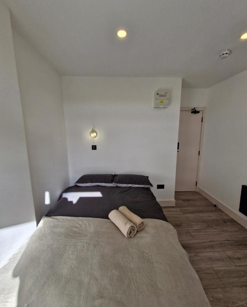 Studio - Sleeps 2 - WiFi - Free Secure Parking 1