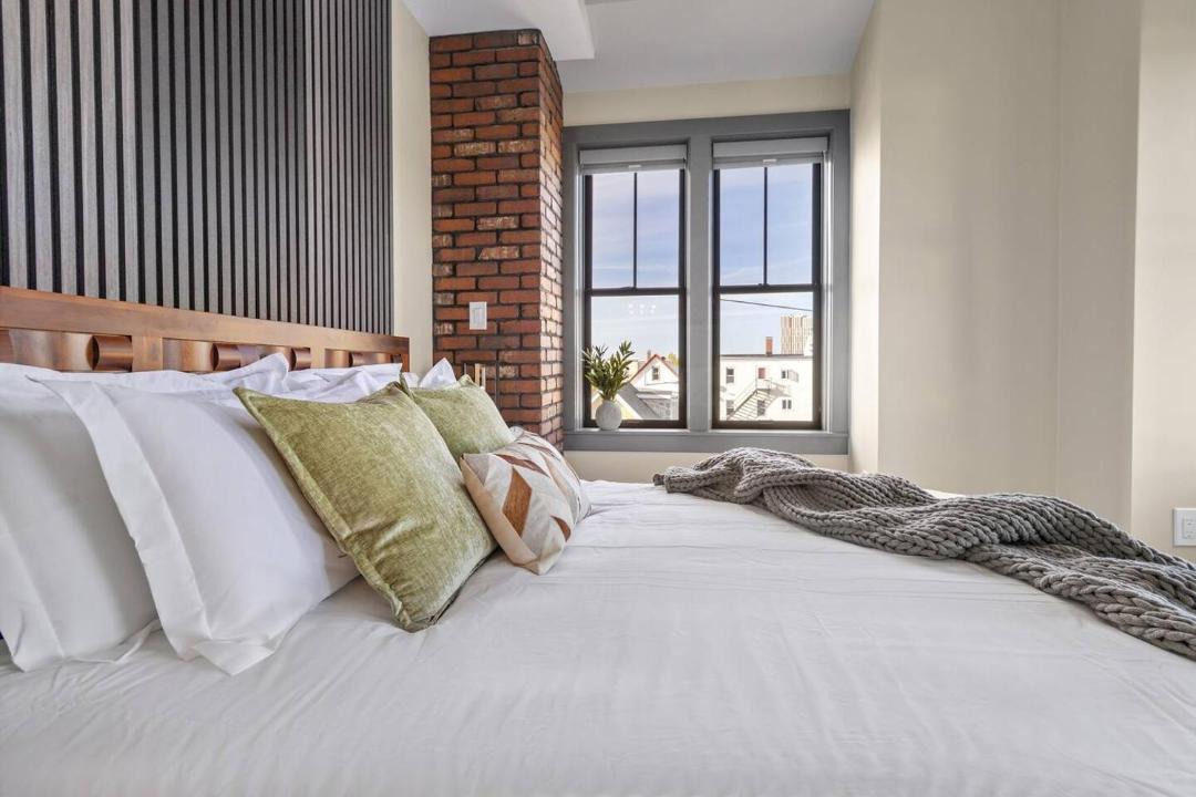 Boston Style 2BR2BTH/Near Boston + New Build 1
