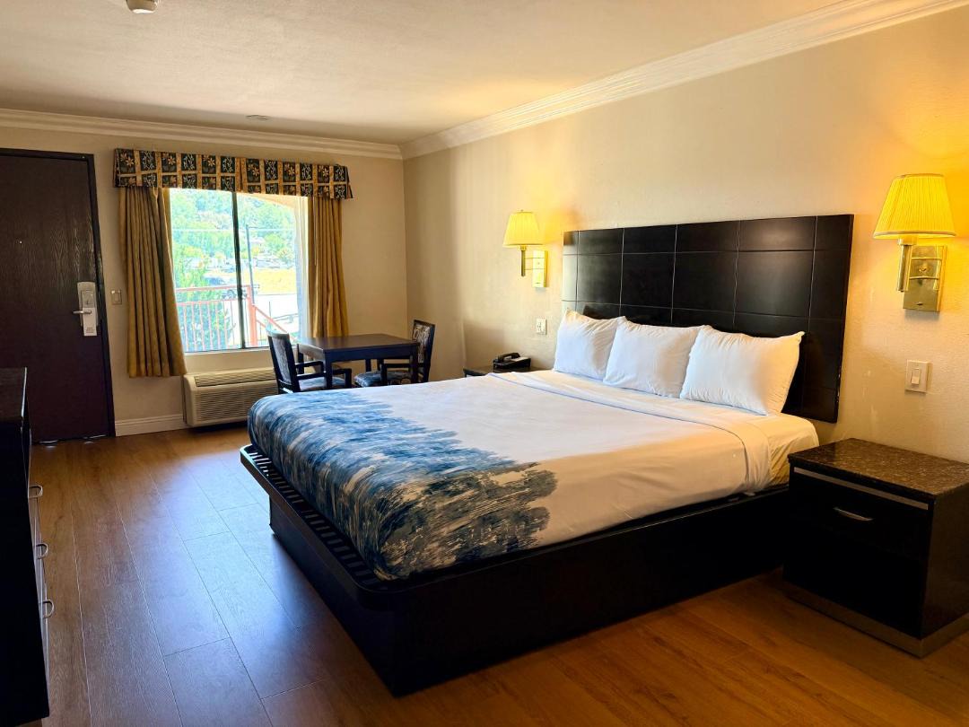 Castaic Inn Six Flags Valencia 1