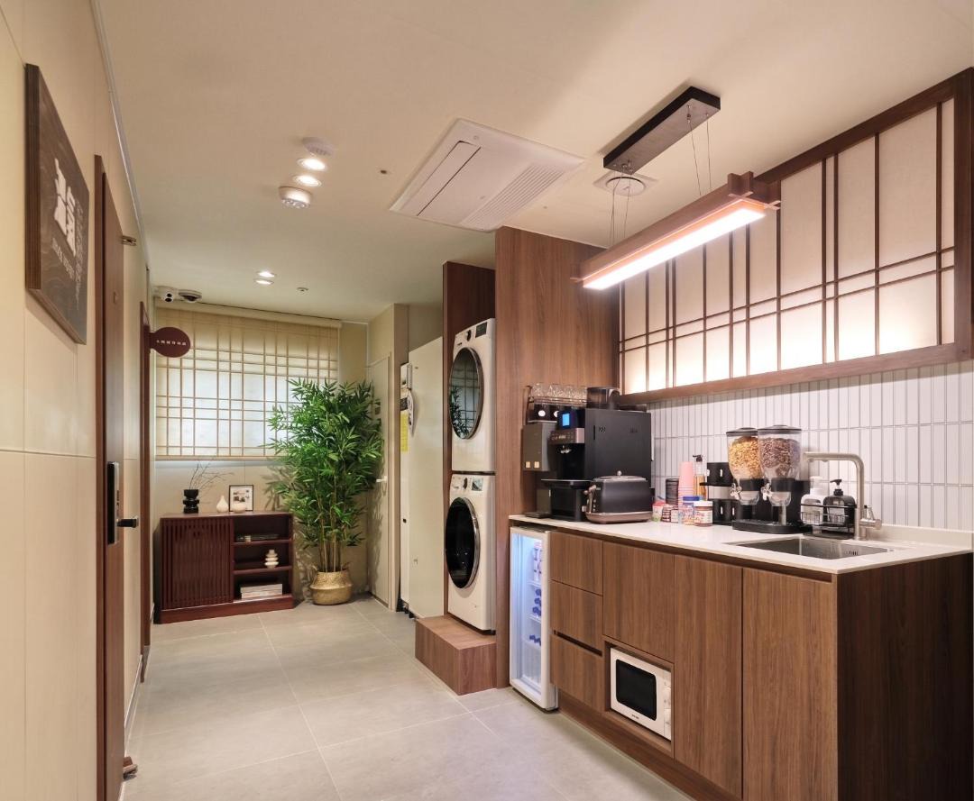 Hongdae Ongi Hotel 홍대 온기 호텔 1
